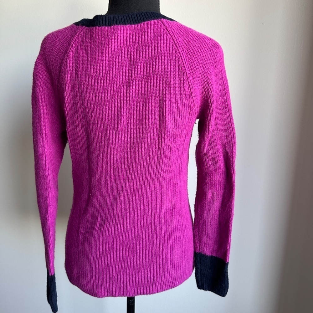 **TALBOTS* Magenta x Navy V-Neck Knitted Sweater Size - Picture 4 of 7
